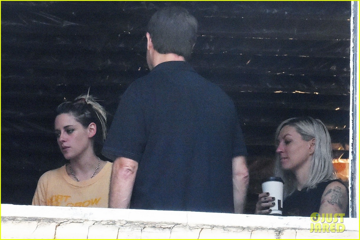 Kristen Stewart Gets Cozy with Writer Dylan Meyer in NYC!