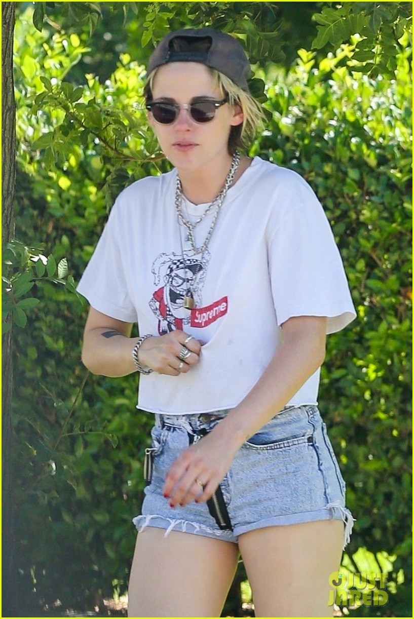Kristen Stewart Spends Monday Morning with New Girlfriend Dylan Meyer
