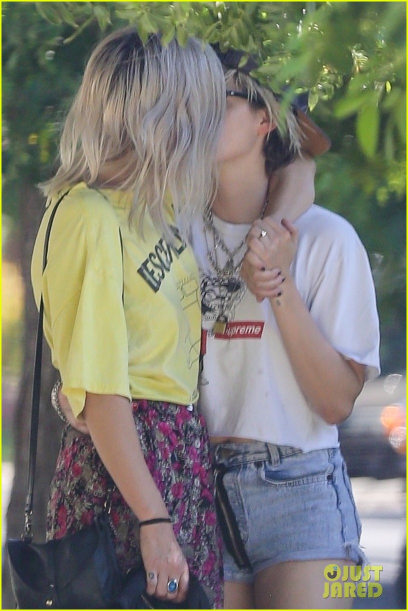 Kristen Stewart Spends Monday Morning with New Girlfriend Dylan Meyer