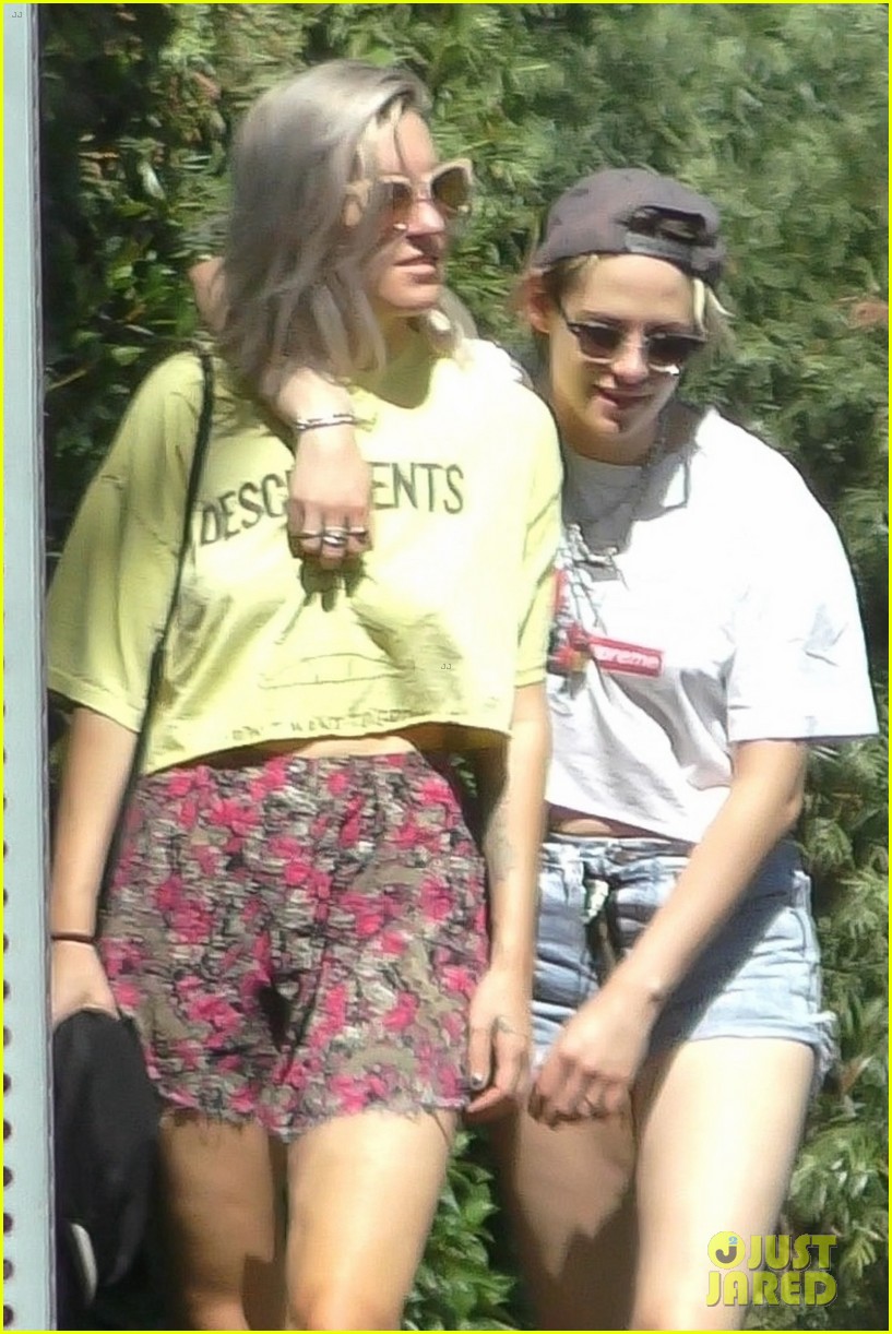 Kristen Stewart Spends Monday Morning with New Girlfriend Dylan Meyer