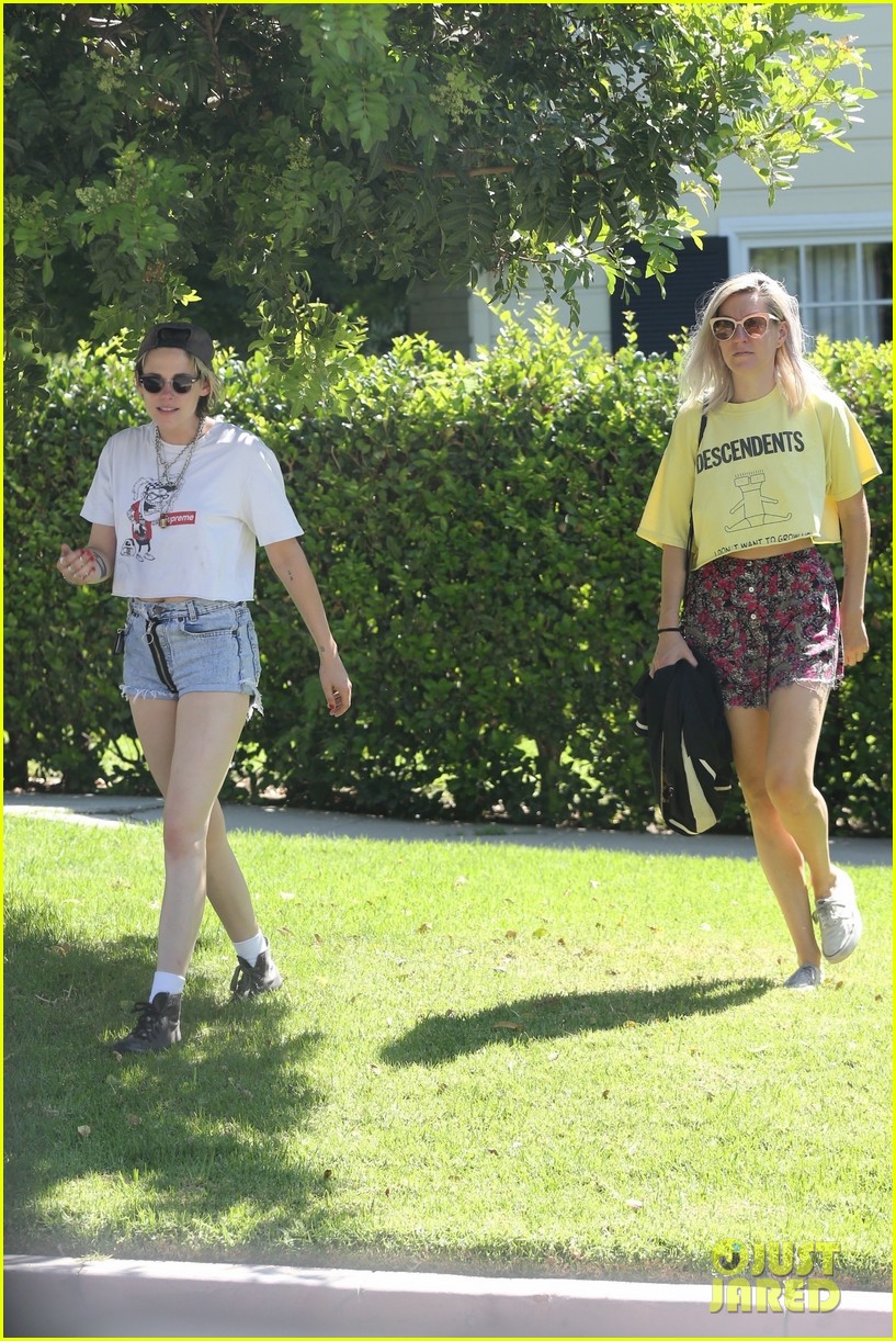 Kristen Stewart Spends Monday Morning with New Girlfriend Dylan Meyer