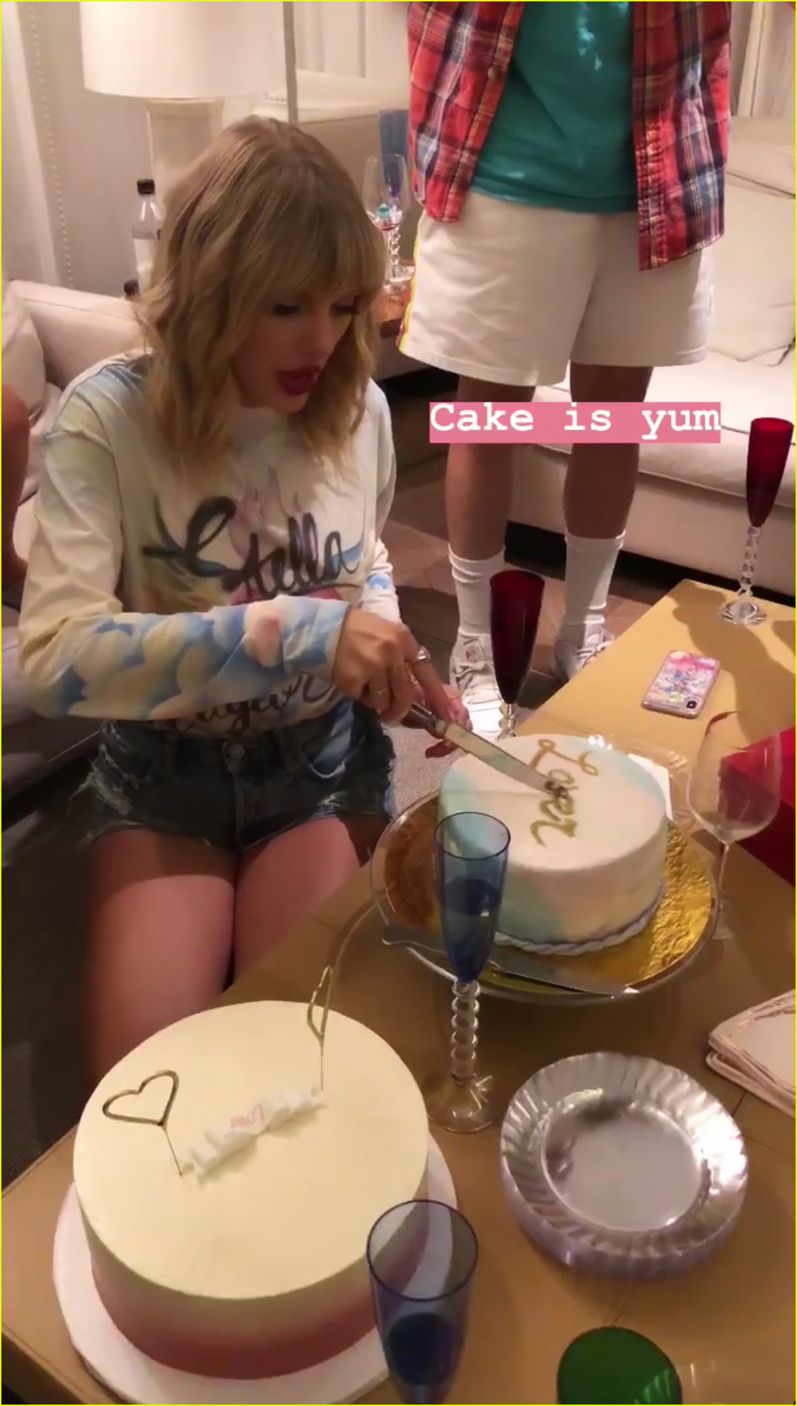 Taylor Swift Celebrates 'Lover' Release with Cake & Close Friends!