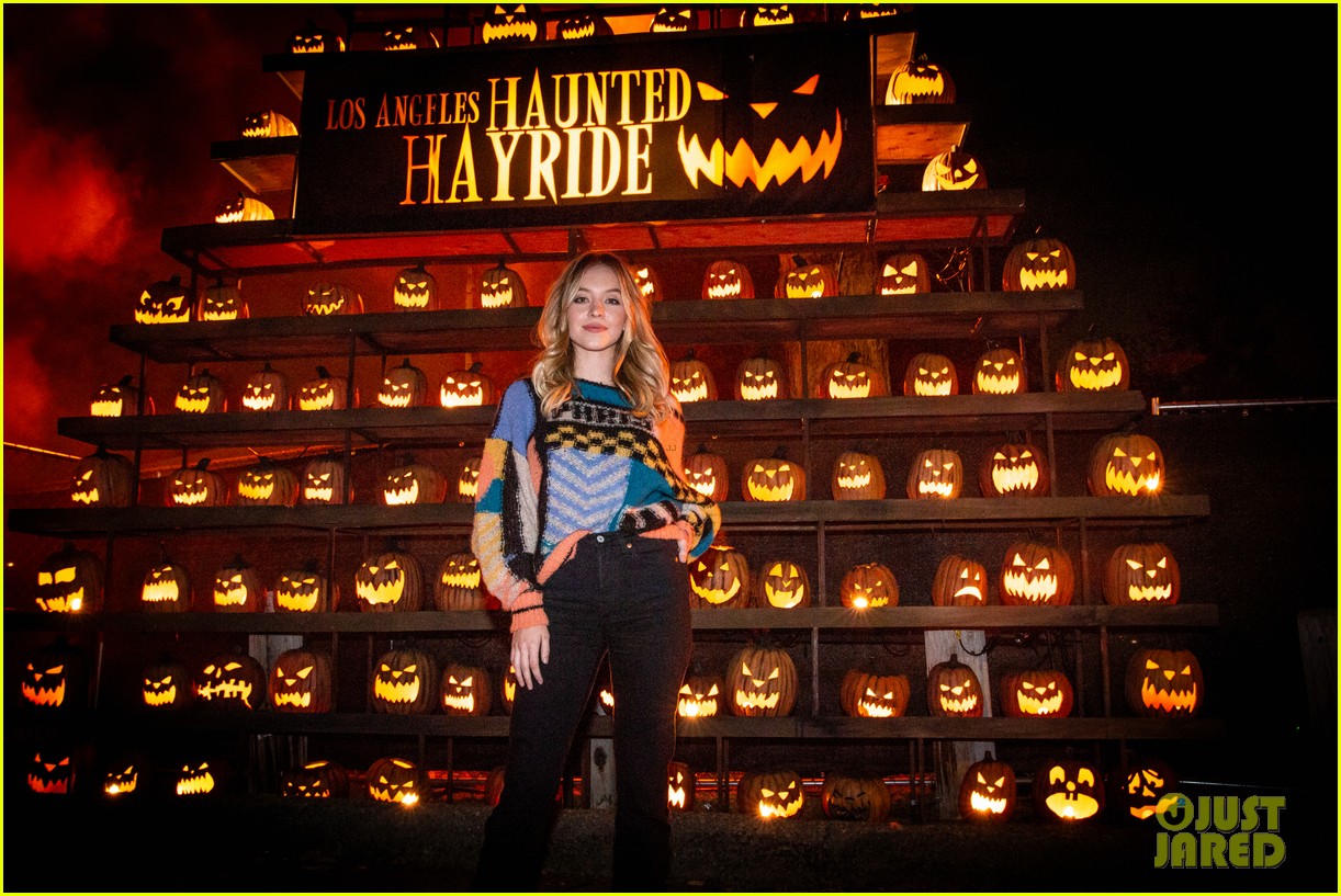 Euphoria's Storm Reid & Sydney Sweeney Get First Look at LA's Haunted Hayride!