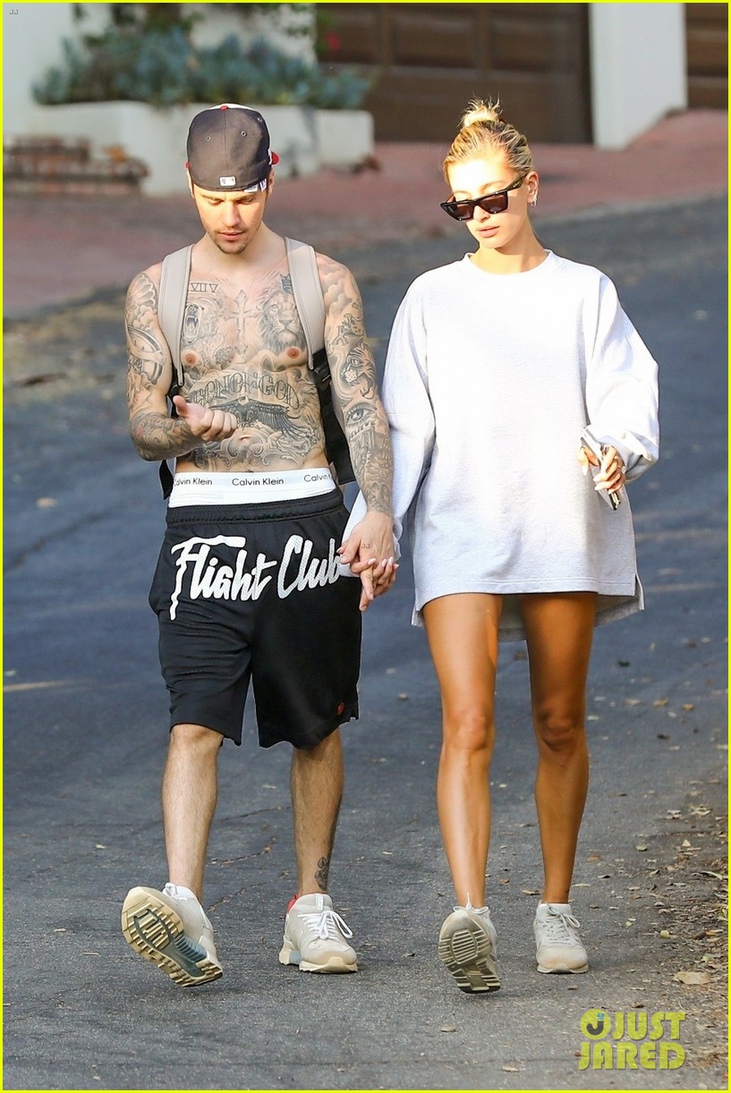 Shirtless Justin Bieber & Wife Hailey Hold Hands on Hike!