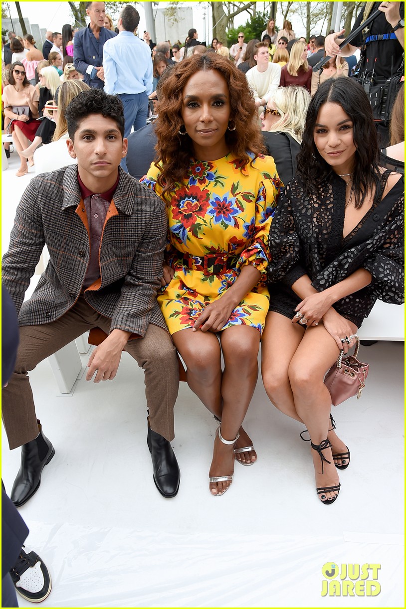 Vanessa Hudgens Reunites with 'Rent Live' Co-Star Valentina at NYFW!
