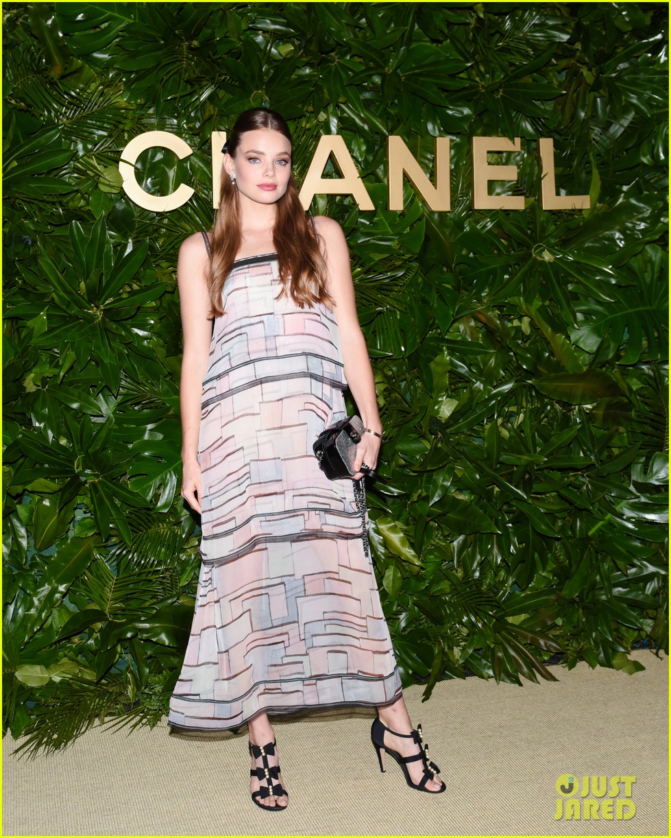 Stranger Things' Joe Keery Debuts Bowl Cut at Gabrielle Chanel Fragrance Dinner