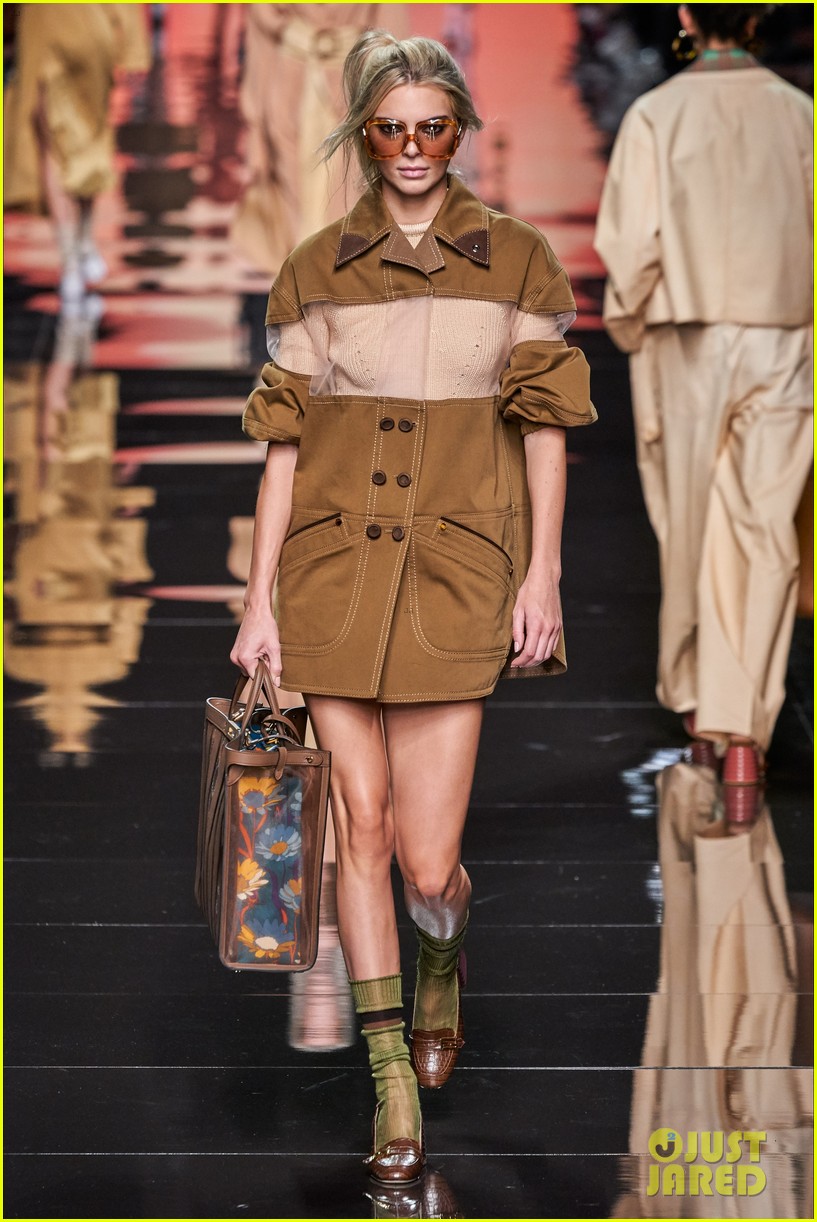 Kaia Gerber Felt Pressured To Have Long Hair