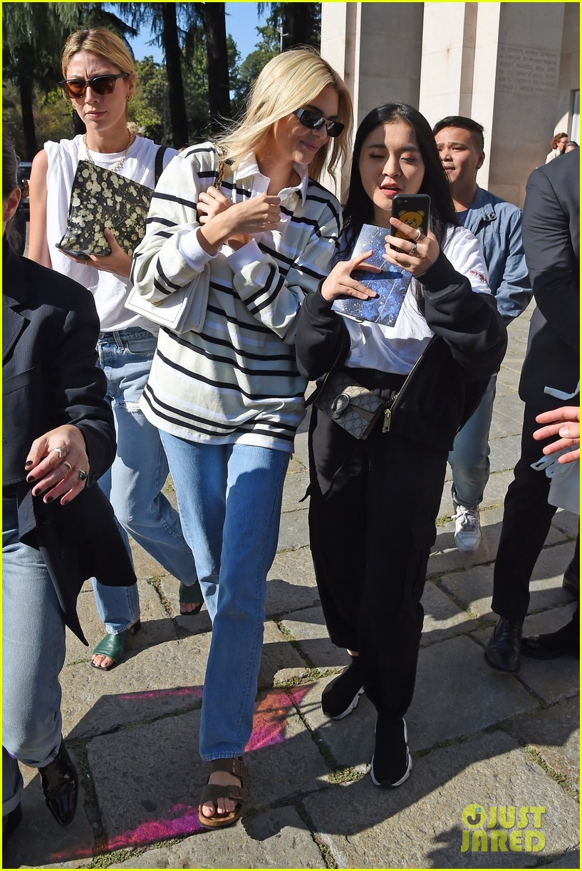 Kaia Gerber Felt Pressured To Have Long Hair