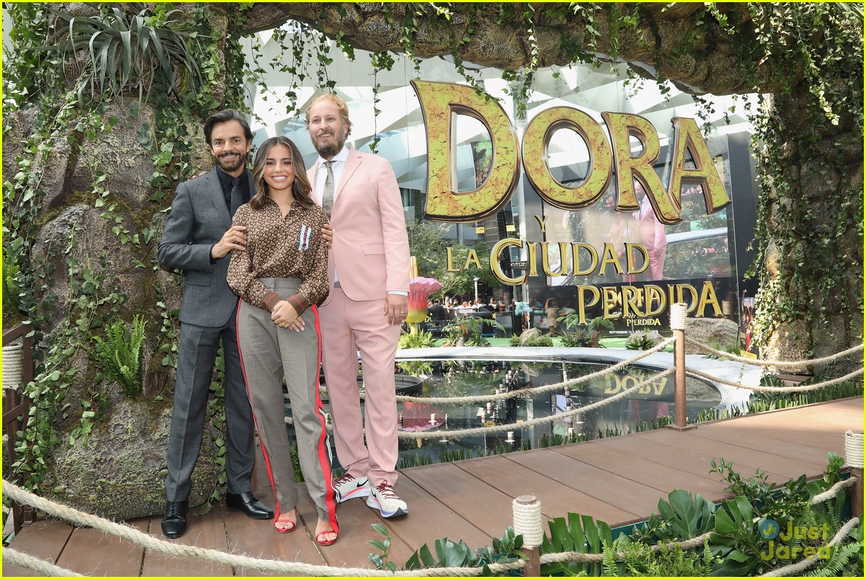 Isabela Moner Wears a Sombrero During 'Dora & The Lost City of Gold' Premiere in Mexico