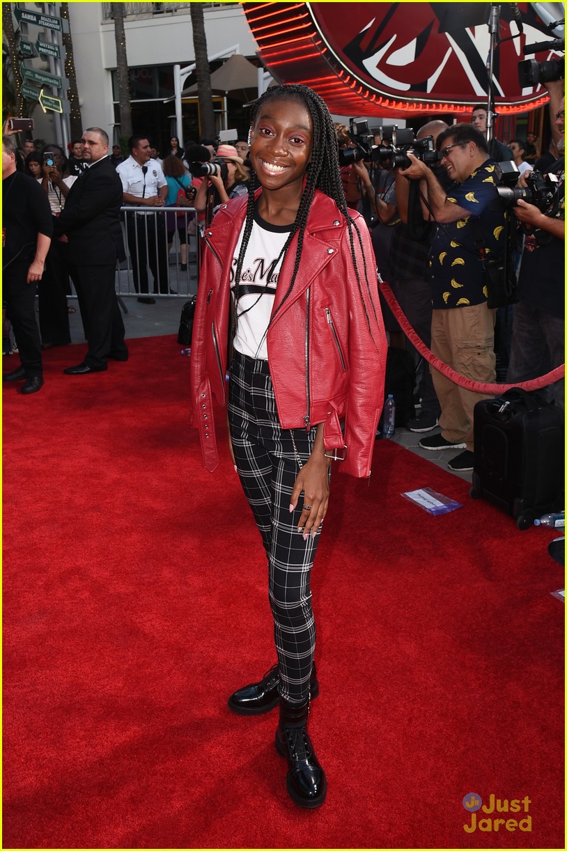 Navia Robinson Kicks Off Halloween Season at Halloween Horror Nights