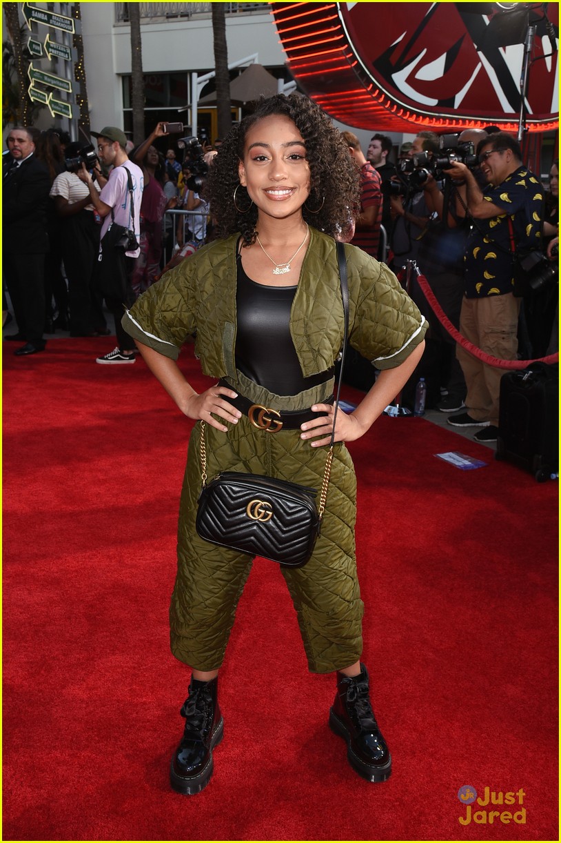 Navia Robinson Kicks Off Halloween Season at Halloween Horror Nights