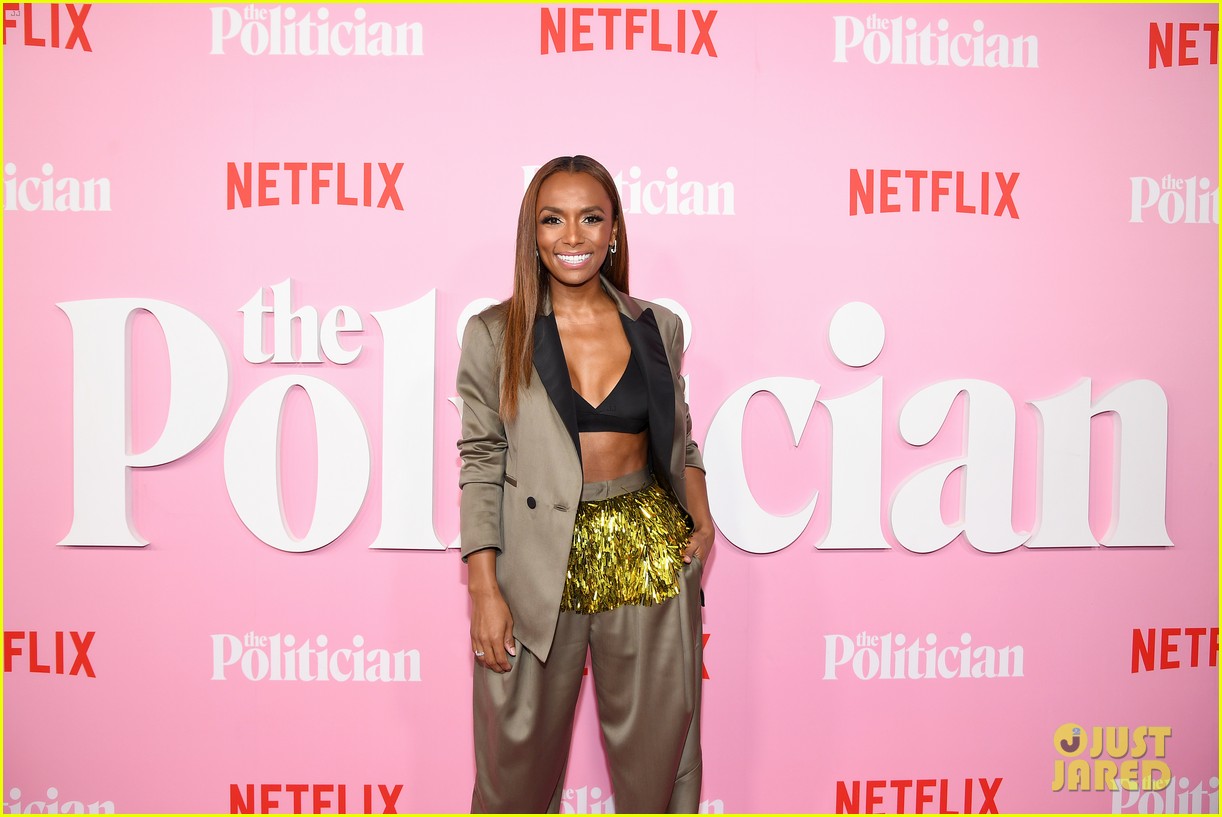 Ben Platt & Zoey Deutch Are Matchy-Matchy at 'Politician' Premiere!