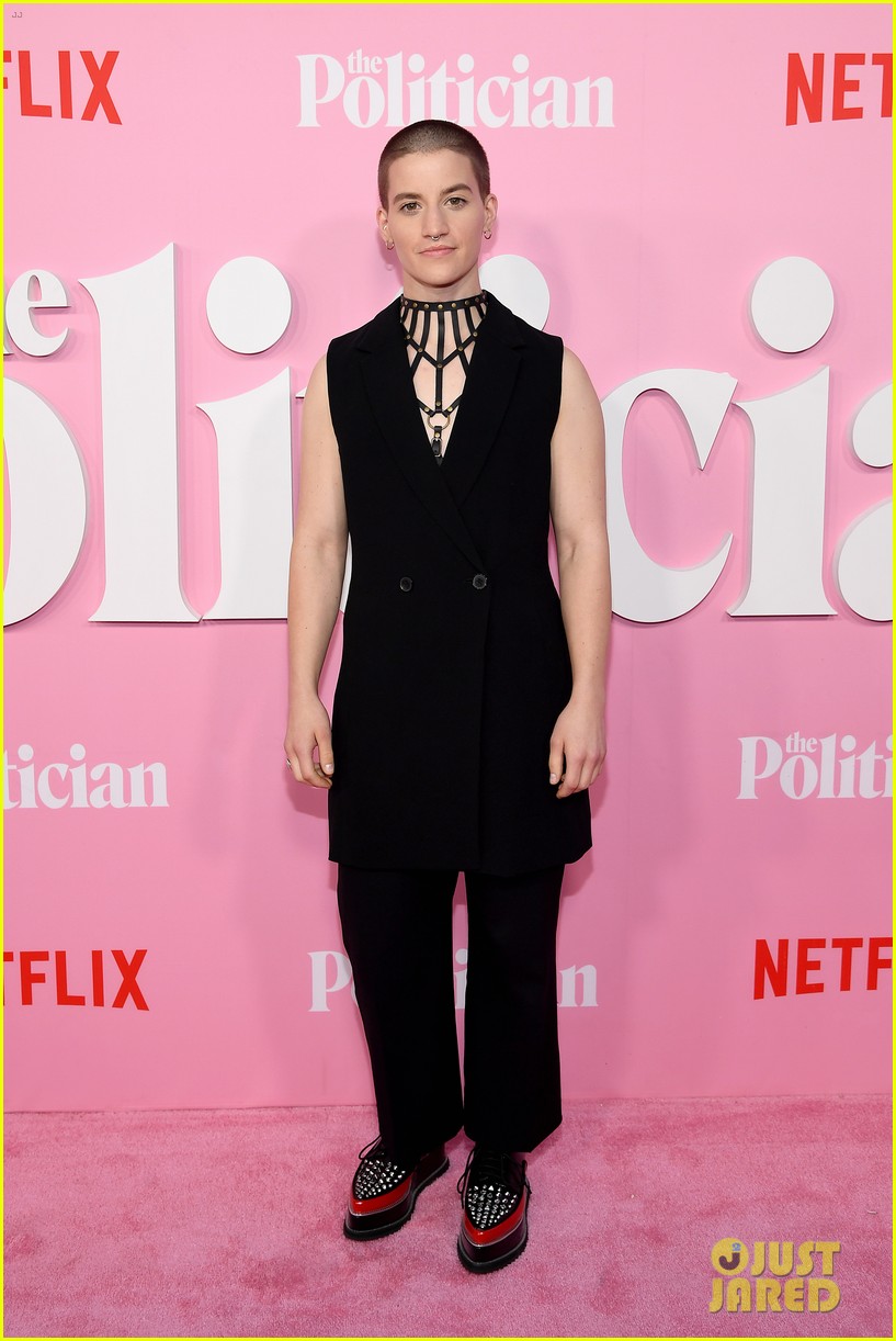 Ben Platt & Zoey Deutch Are Matchy-Matchy at 'Politician' Premiere!