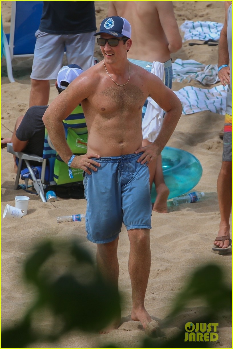 Nina Dobrev & Boyfriend Grant Mellon Hold Hands at Beach in Hawaii!