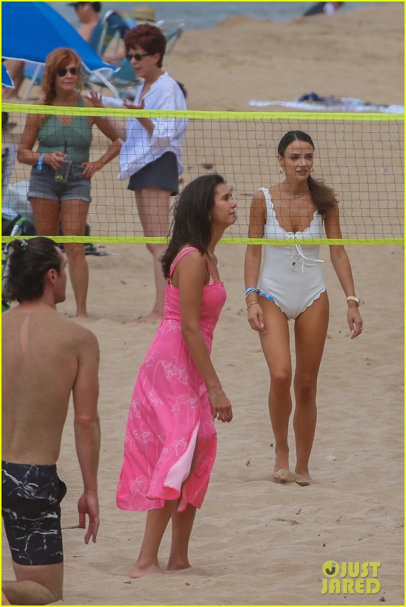 Nina Dobrev & Boyfriend Grant Mellon Hold Hands at Beach in Hawaii!