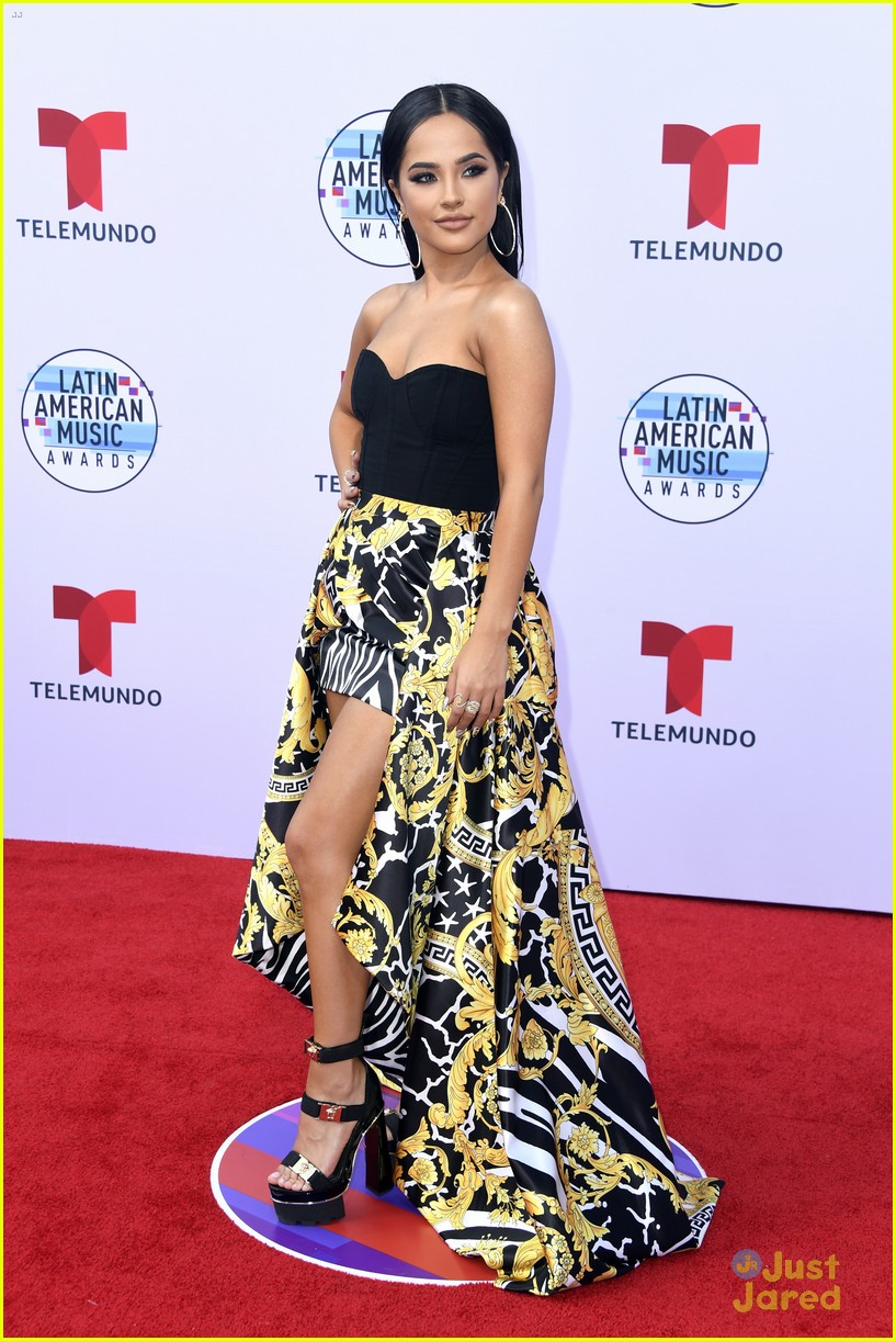 Becky G Performs Medley Of Songs at Latin AMAs 2019, Drops New Album 'Mala Santa' & Continues To Be Amazing in Every Way