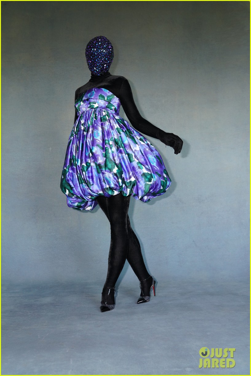 Joey King Wears Masks With Richard Quinn Outfit In 'Elle Women In Hollywood' BTS Photos!