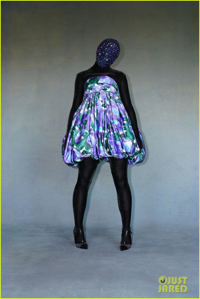 Joey King Wears Masks With Richard Quinn Outfit In 'Elle Women In Hollywood' BTS Photos!