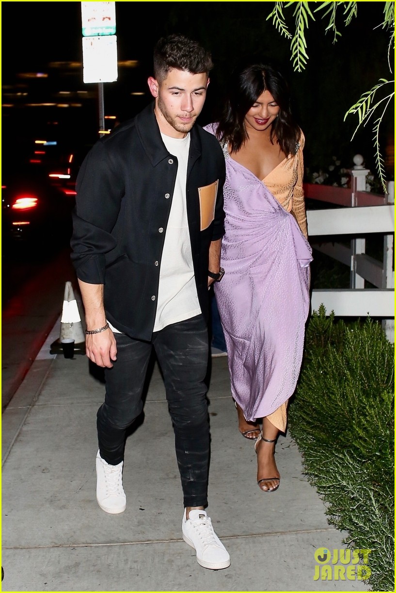 Nick Jonas Has 'Crazy Discipline' With His Type 1 Diabetes Treatment, Wife Priyanka Chopra Says