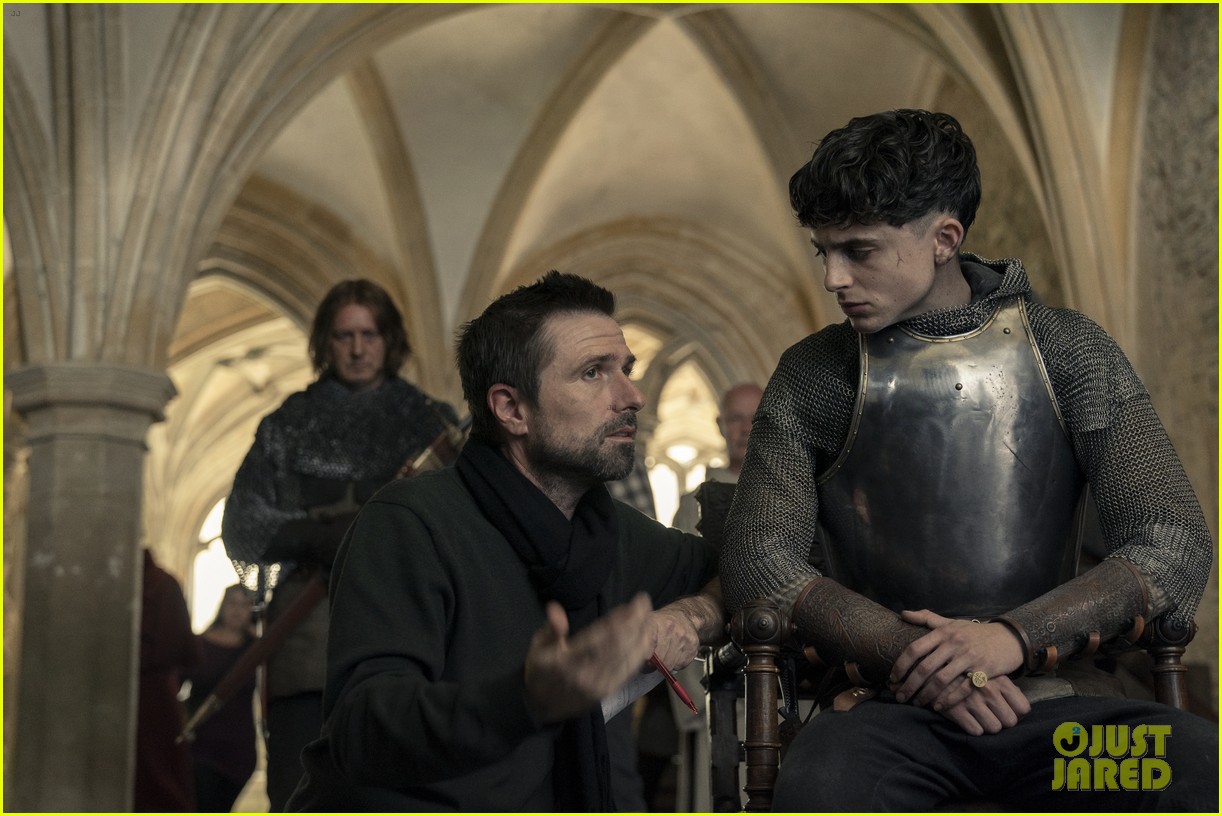 Timothee Chalamet Goes To War in Final Trailer For 'The King' - Watch Now!