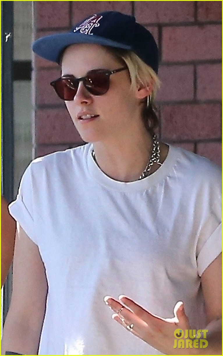Kristen Stewart Opens Up About Wanting 'Charlie's Angels' To Repossess Beauty