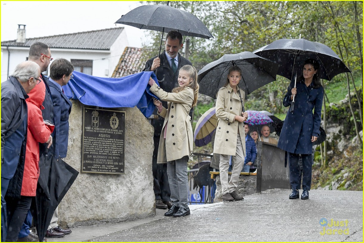 Princess Leonor Gets All The Hugs From Sister Infanta Sofia During Visit to Asiegu