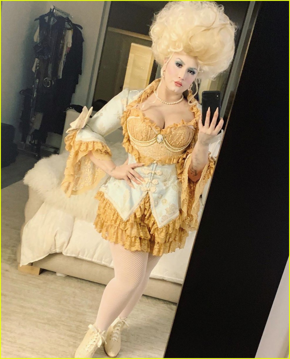 Demi Lovato Dresses as a Historical Figure for Halloween!