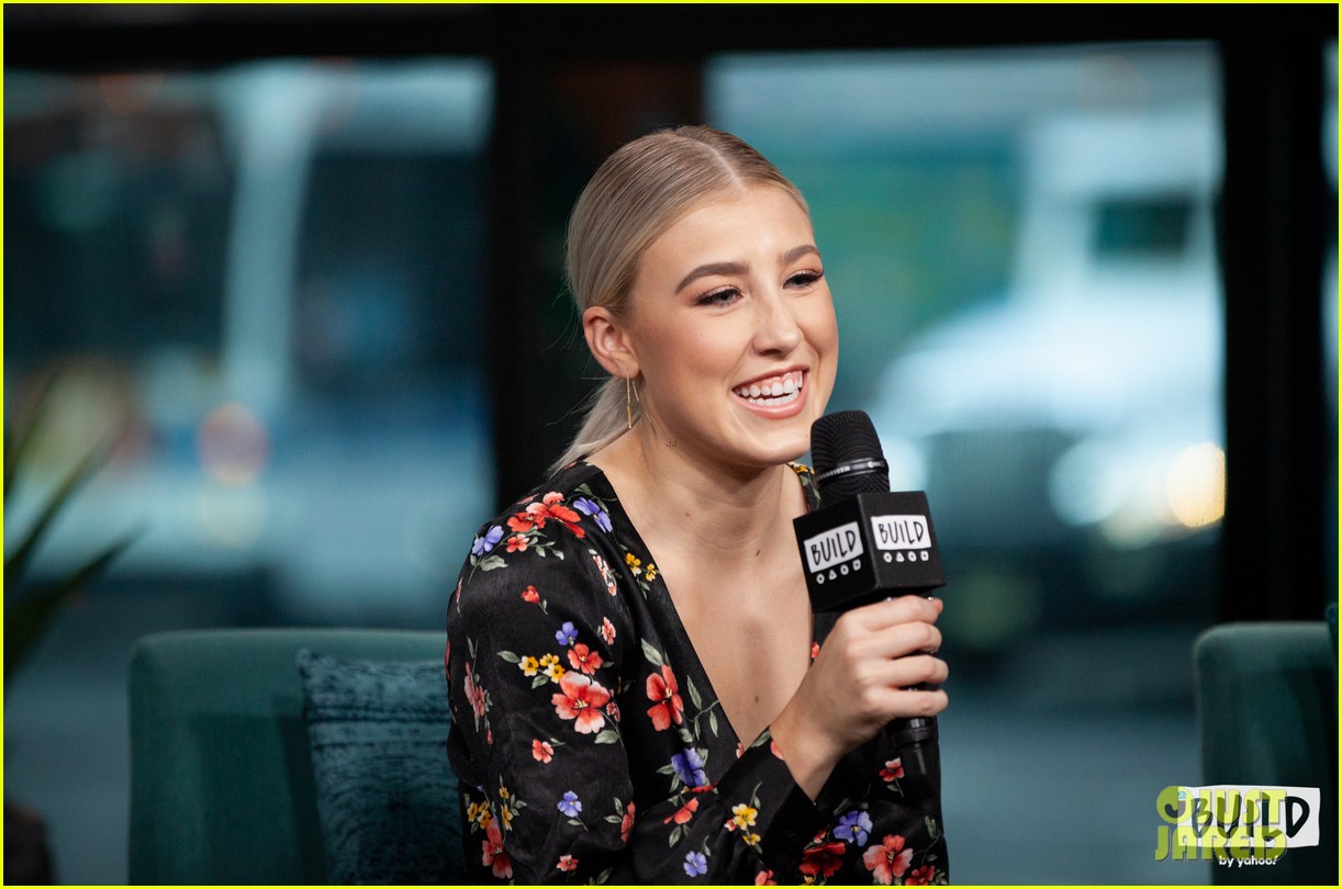 Maddie & Tae Release New Song & Video: 'Everywhere I'm Goin'' - Watch Now!