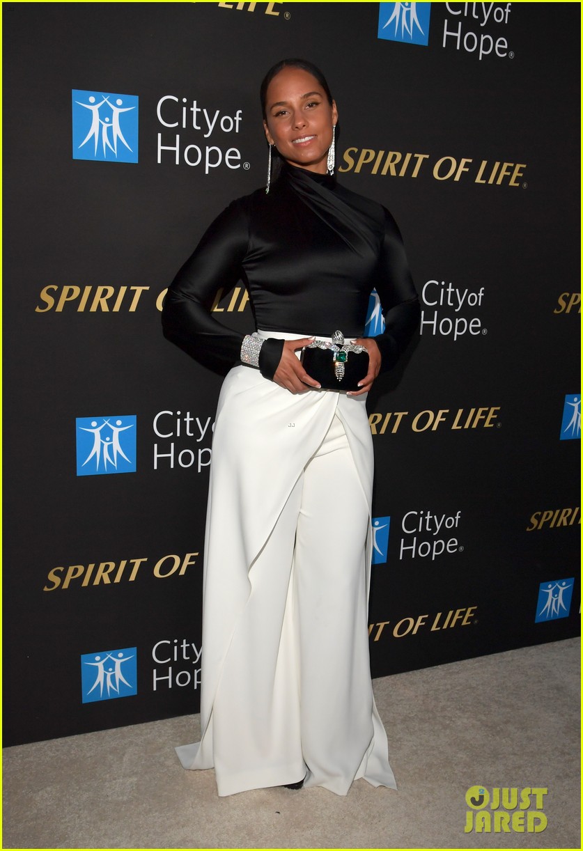 Meghan Trainor Couples Up With Husband Daryl Sabara For City of Hope's Spirit of Life Gala