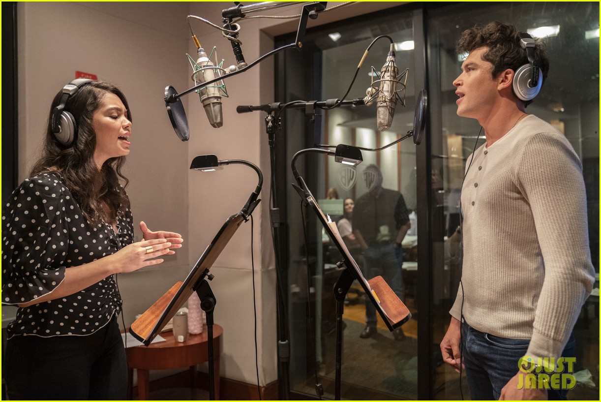 See Auli'i Cravalaho & Graham Phillips as Ariel & Prince Eric In New 'The Little Mermaid Live' Promo Pics!