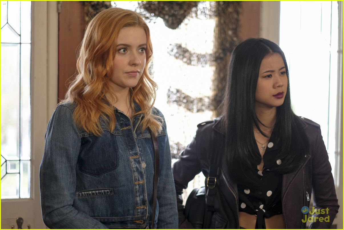 Kennedy McMann Says Her Nancy Drew is 'Extremely Fearless & Bold' In New Series
