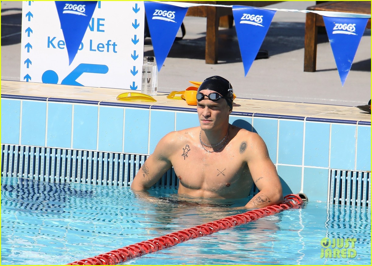 Cody Simpson Looks So Hot in a Speedo!