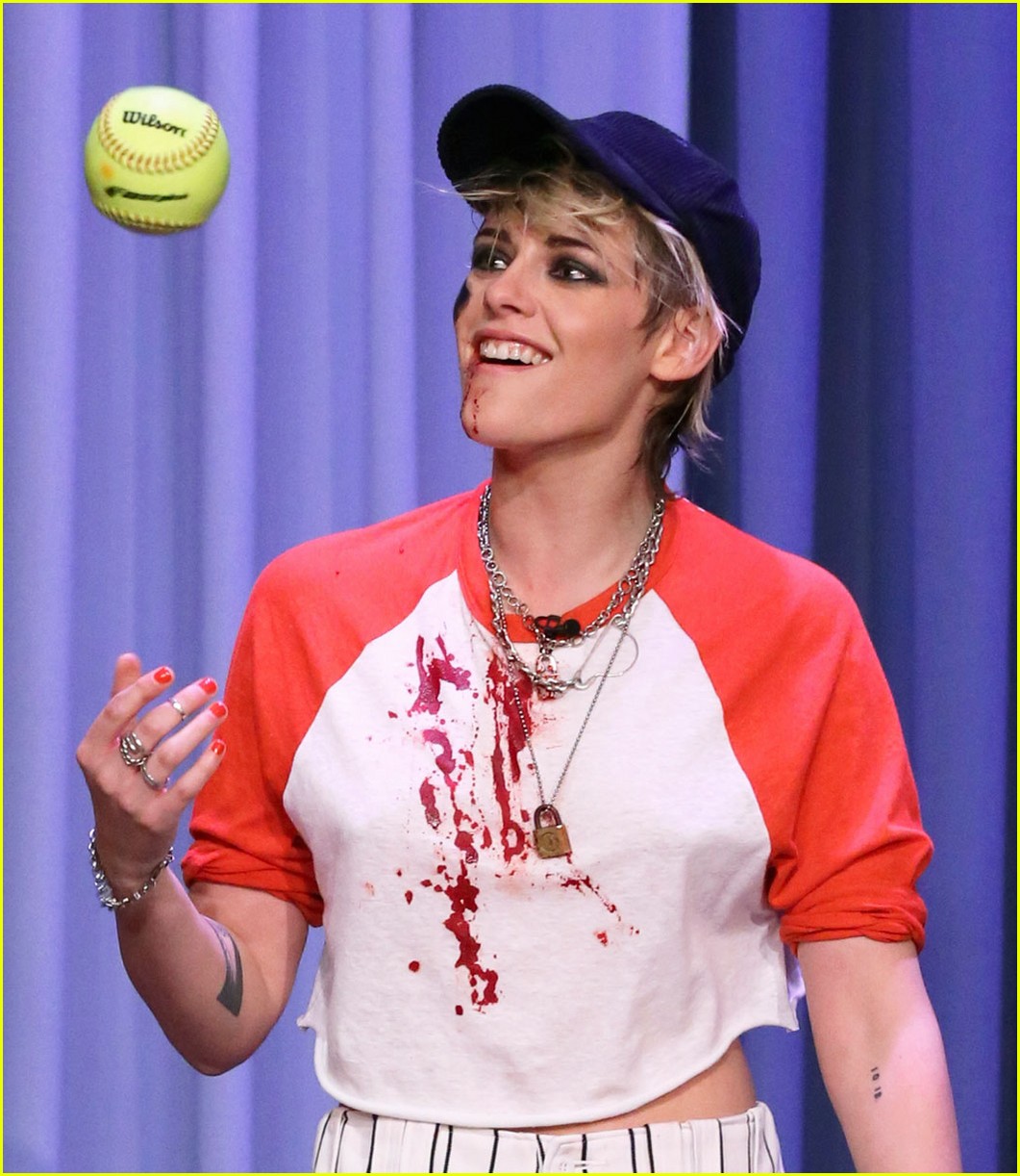 Check Out Kristen Stewart's Halloween Costume!
