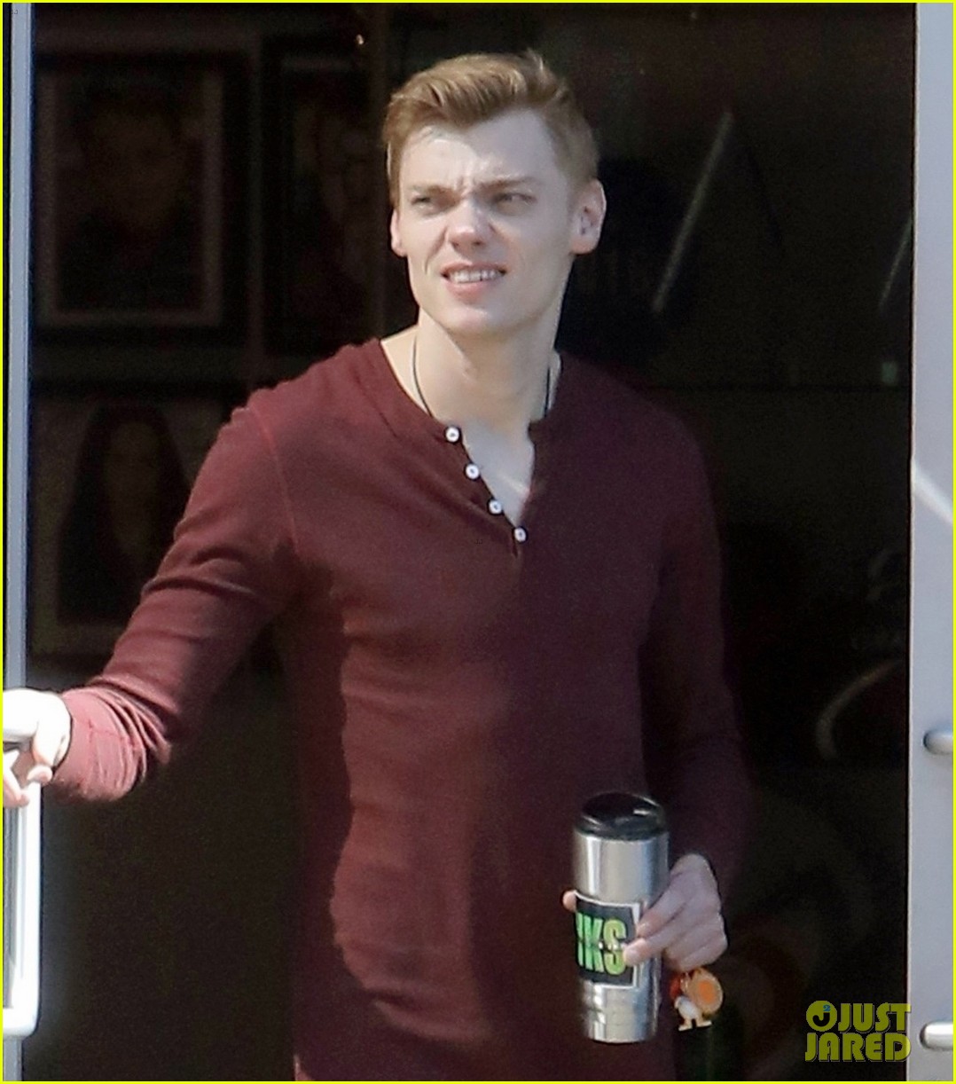 Ariel Winter & Levi Meaden Are Still Spending Time Together After Rumored Split