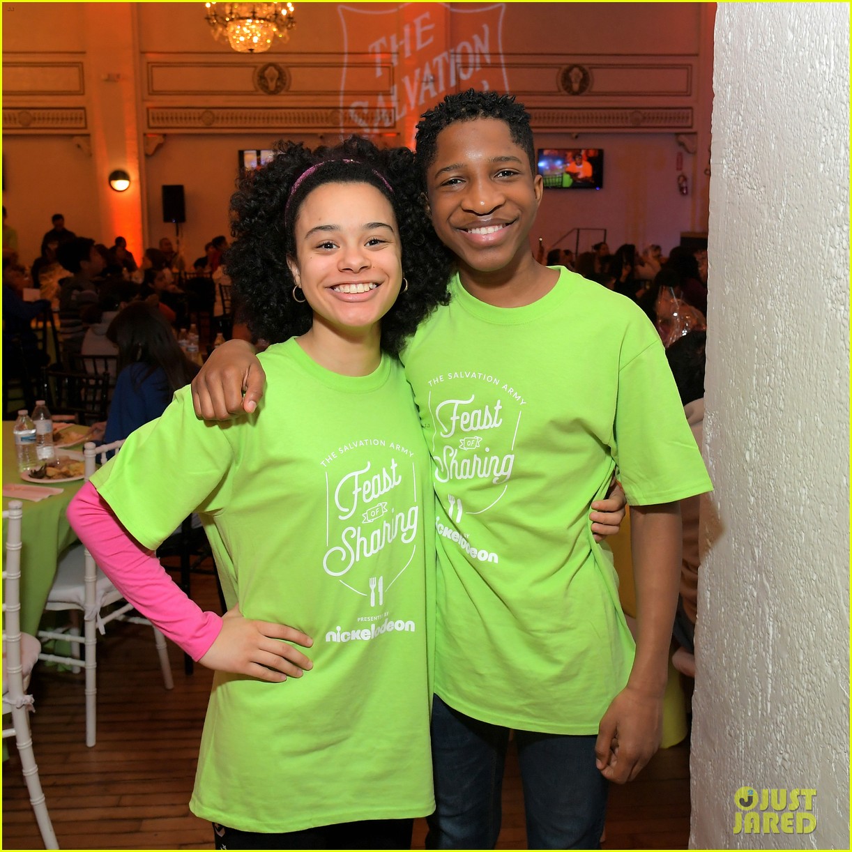 'All That' Cast Volunteer at Feast of Sharing Thanksgiving Event