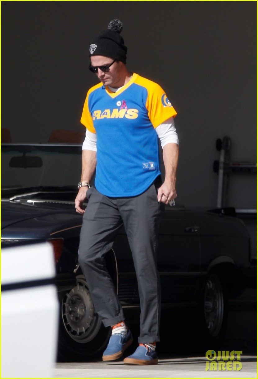 Stephen Amell & Wife Cassandra Jean Support the L.A. Rams!