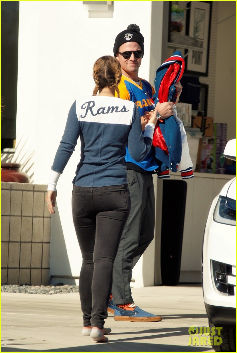 Stephen Amell & Wife Cassandra Jean Support the L.A. Rams!