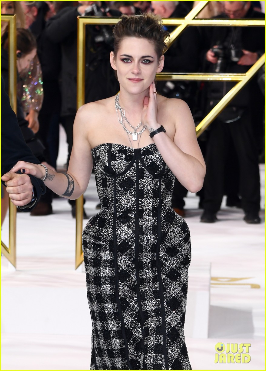 Naomi Scott, Ella Balinska & Kristen Stewart Stun at 'Charlie's Angels' London Premiere