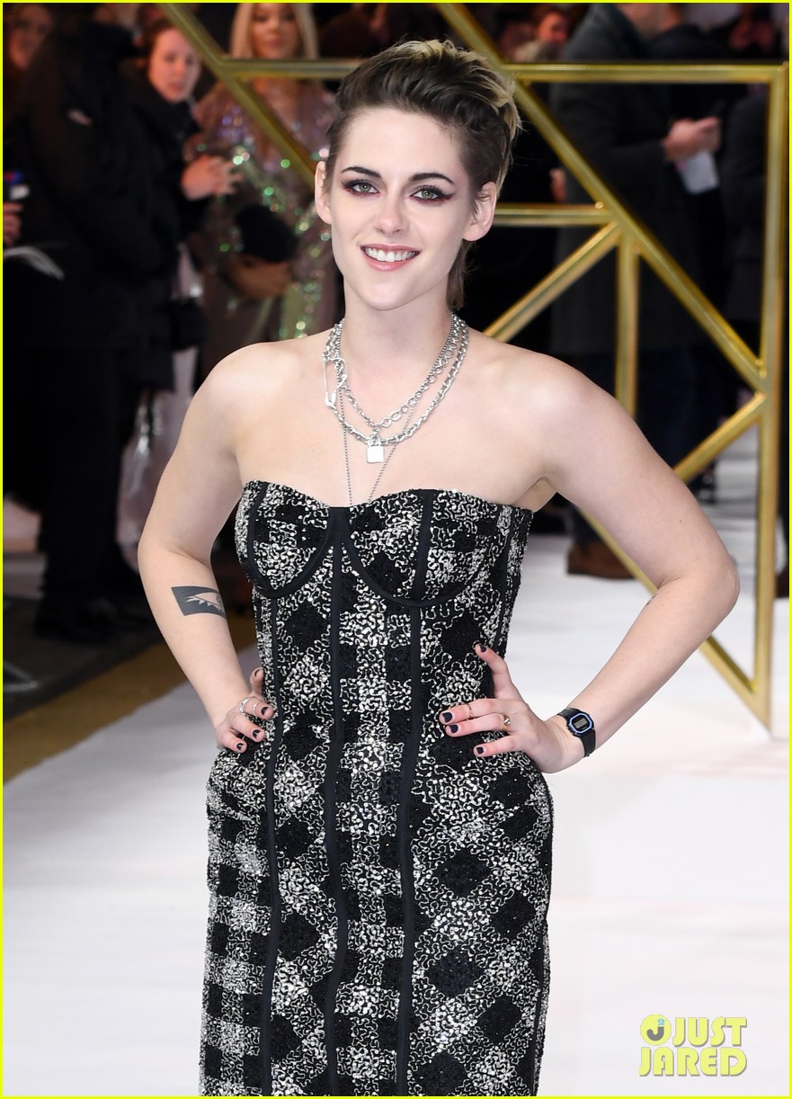 Naomi Scott, Ella Balinska & Kristen Stewart Stun at 'Charlie's Angels' London Premiere