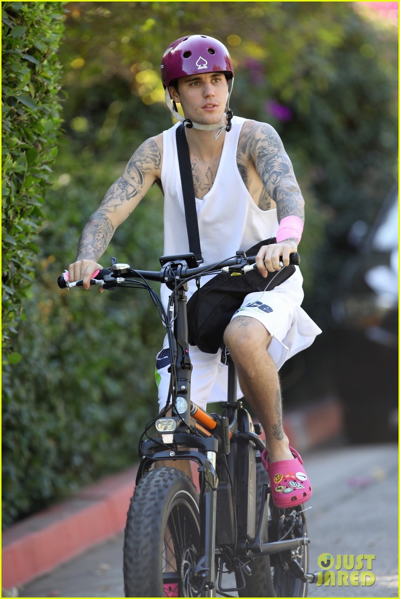 Justin Bieber Treats Himself to a Bike Ride After Hosting Trick-or-Treaters
