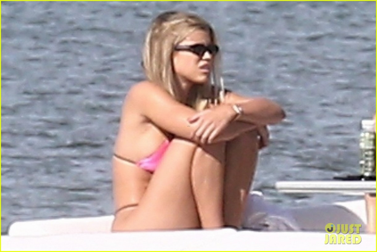 Sofia Richie Slips Into a Bikini for Relaxing Day in Miami!