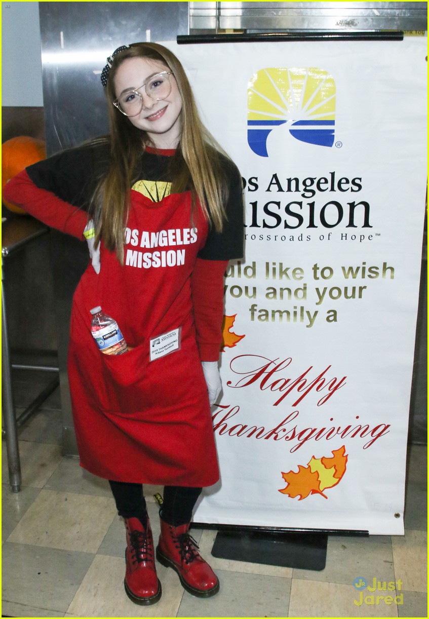 Emily Tosta Gives Back With Kitana Turnbull, Mykal-Michelle Harris & More For LA Mission's Thanksgiving Dinner Event