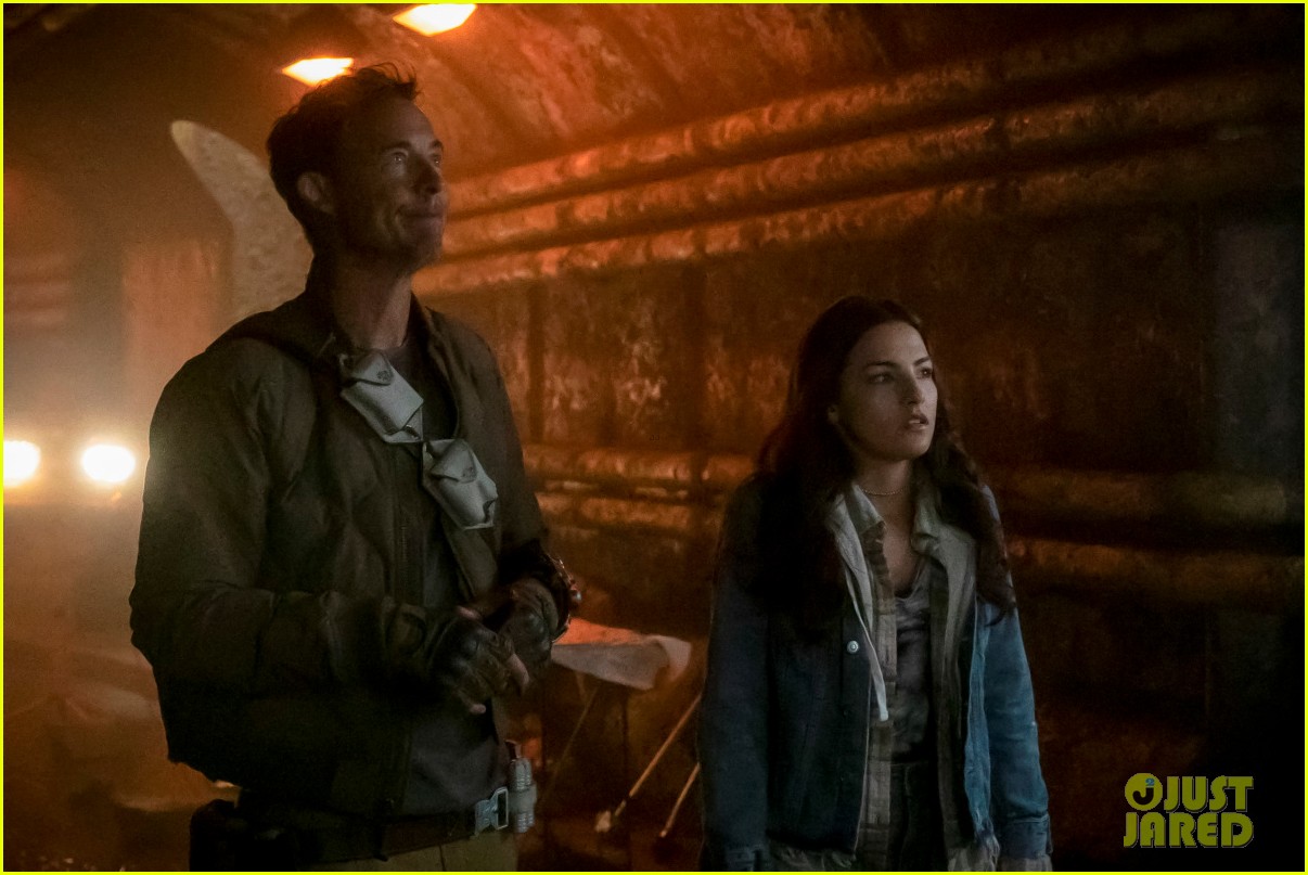 There Were Quite A Few James Bond Jokes Cut Out of Tonight's Episode of 'The Flash'