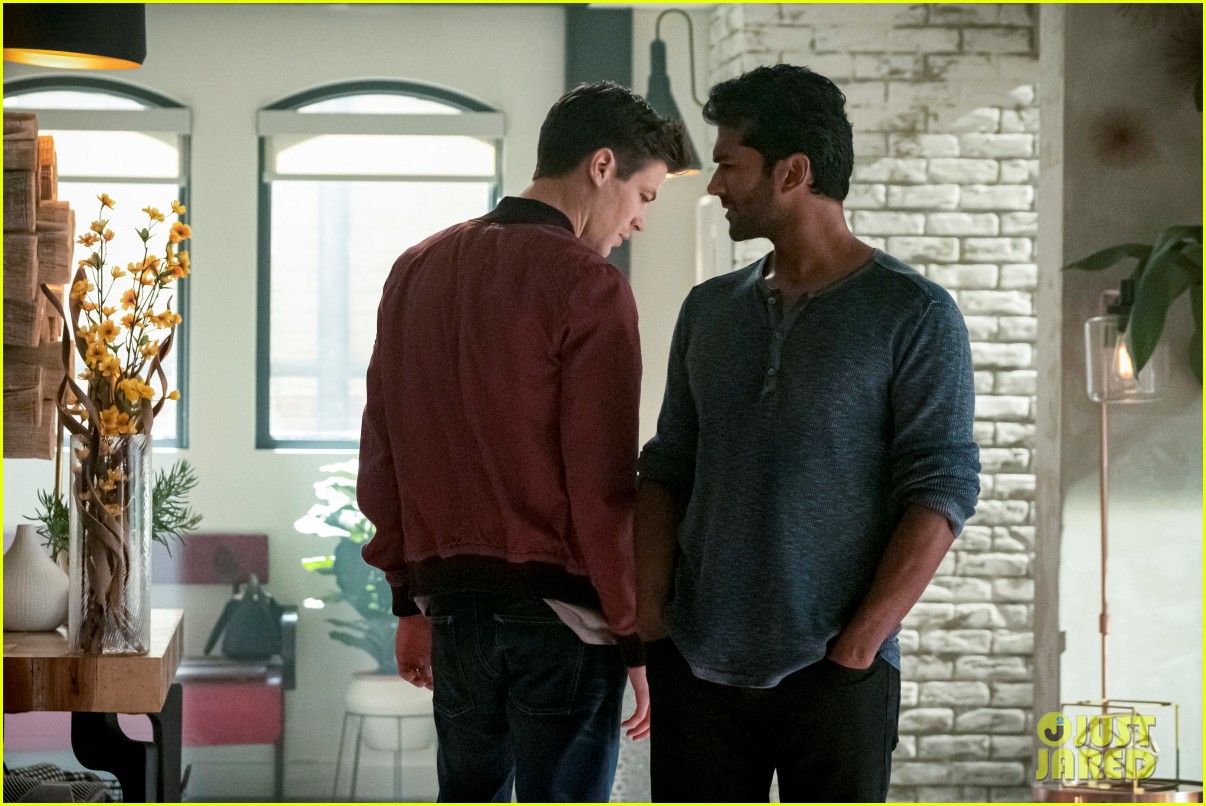 Barry & Ramsey Have a Long Conversation Ahead of Looming Crisis On Tonight's 'The Flash'