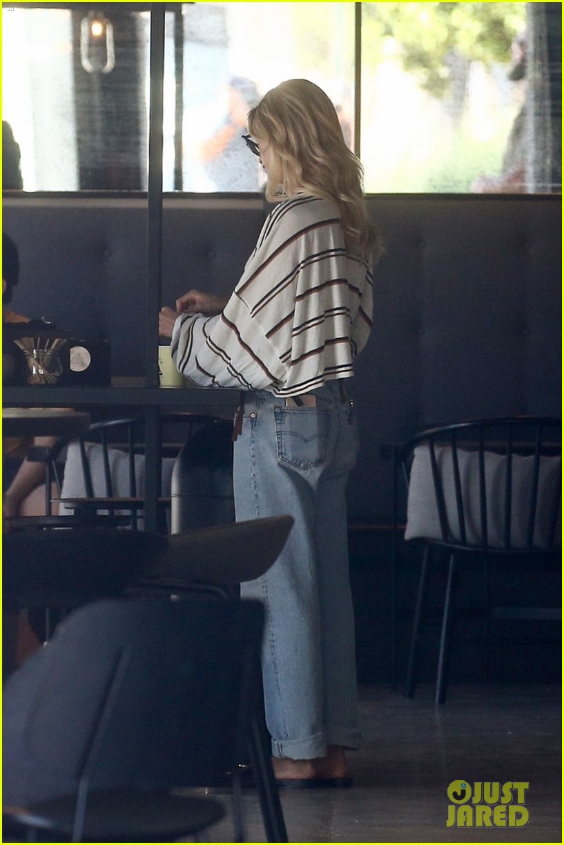 Justin & Hailey Bieber Cuddle Up at Hailey's Photoshoot in Florida