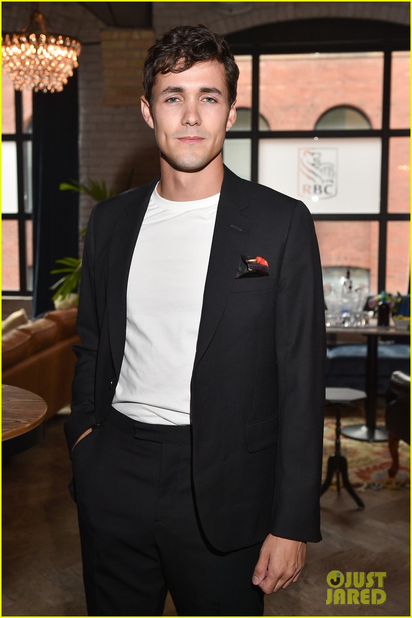 The Little Mermaid's Live-Action Prince Eric Will Be Jonah Hauer-King!