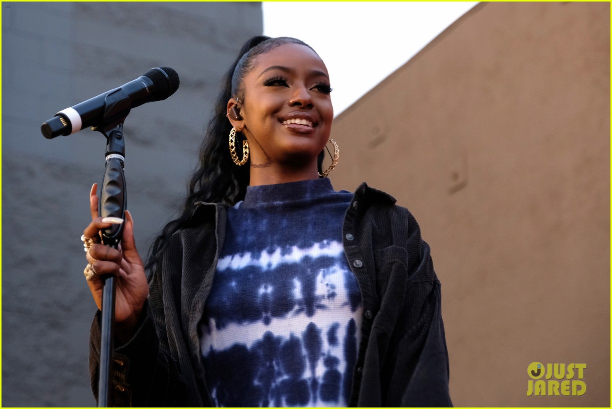 Demi Lovato, Joey King, & Sofia Carson Get Inspired at Teen Vogue Summit 2019