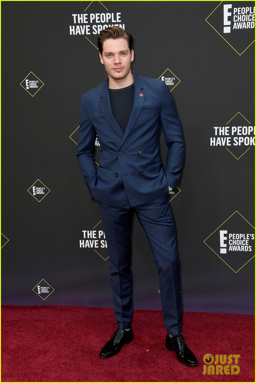 'Shadowhunters' & 'Arrow' Stars Step Out for People's Choice Awards 2019!