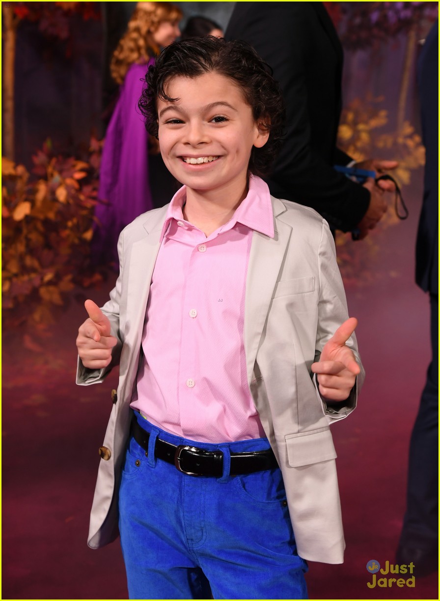 Vanessa & Veronica Merrell Coordinate Their Looks For 'Frozen 2' Premiere