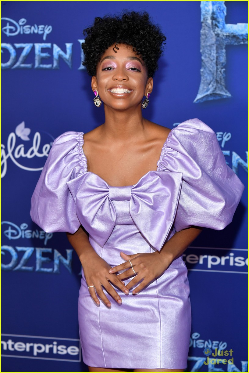 Vanessa & Veronica Merrell Coordinate Their Looks For 'Frozen 2' Premiere